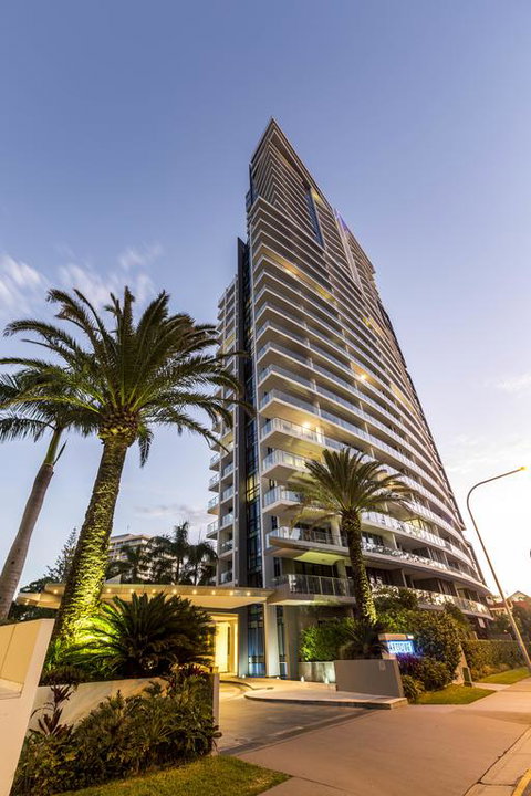 Artique Surfers Paradise - Official - Tourism Adelaide 3