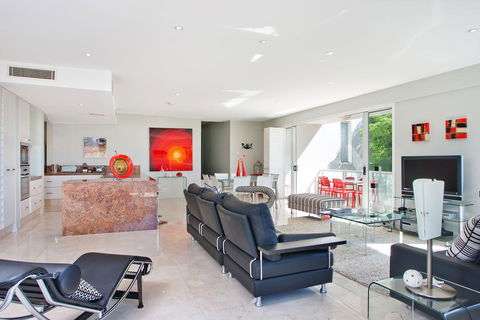 Artis, Noosa Heads - Tourism Adelaide 1