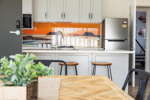 Luxury Apartments And Motel Rooms - Free Wifi - Close To Beach - Tourism Adelaide 2