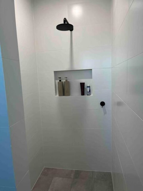 Luxury On The Lake - Tourism Adelaide 2