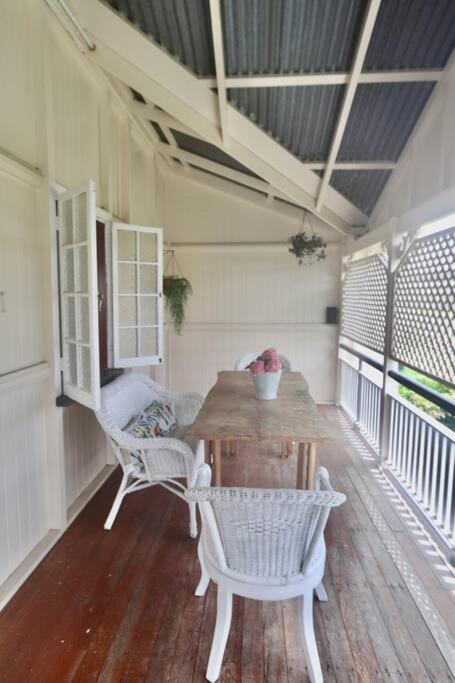 MAGNOLIA HOUSE ON THE CREEK - STANTHORPE - Tourism Adelaide 2