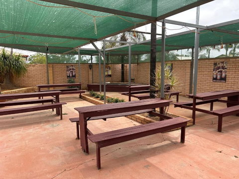 Main Reef Hotel - Tourism Adelaide 3