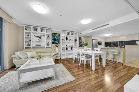 M On Mary Suites Brisbane City - Tourism Adelaide 0