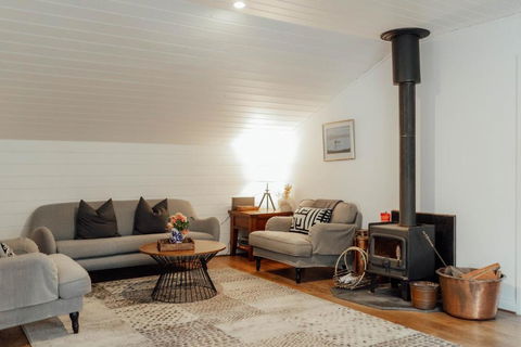 MARYBANK ESTATE - BARN LOFT - Tourism Adelaide 0