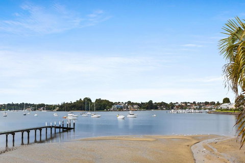 Modern 3-Bed With Pool & Water Views By Beach - Tourism Adelaide 0