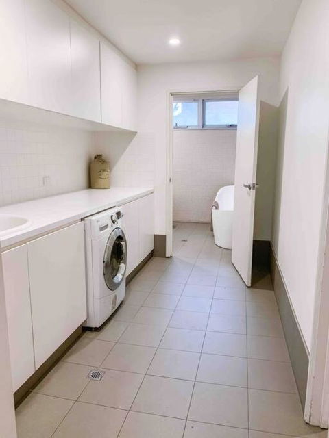 Modern House Close To CBD & Adelaide Oval - Tourism Adelaide 2