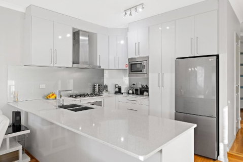 Modern Scarborough Townhouse - Tourism Adelaide 3