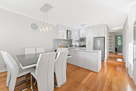 Modern Scarborough Townhouse - Tourism Adelaide 0