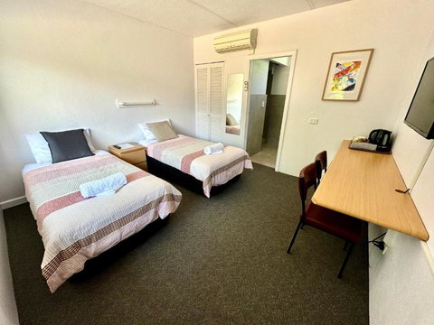 Mount Beauty Motor Inn - Tourism Adelaide 3