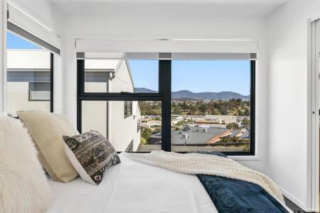Mountain View Villa-close To Shops-10min To CBD - Tourism Adelaide 2