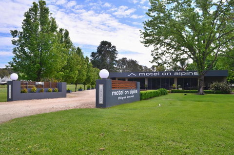 Myrtleford Motel On Alpine - Tourism Adelaide 1
