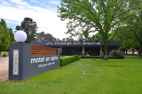 Myrtleford Motel On Alpine - Tourism Adelaide 0