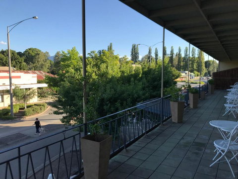 Myrtleford Hotel - Tourism Adelaide 0