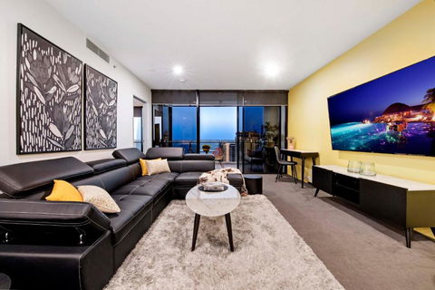 OCEAN VIEW - One Bedroom Spa Apartment - Circle On Cavill - Self Contained, Privately Managed - Tourism Adelaide 1