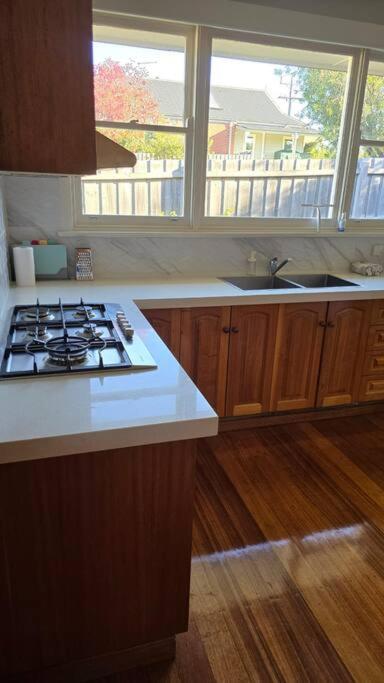 Pakenham Villa - Tourism Adelaide 3