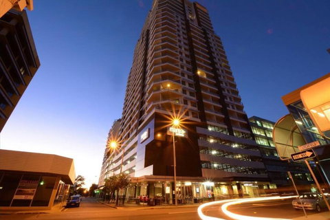 Pandanas Apt 4 (13th Floor With Great Views) - Tourism Adelaide 0