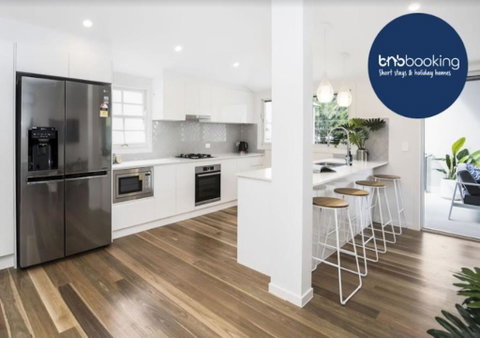 Park Avenue Terrace House Sleeps 9 - Tourism Adelaide 0