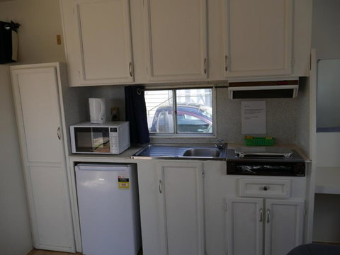 Parkes Country Cabins - Tourism Adelaide 2