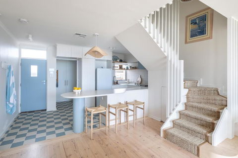 Pearl, Designer Beachfront Retreat, Semaphore Park - Tourism Adelaide 1