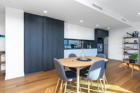 Perfectly Located 1BR BA Apartment - Tourism Adelaide 2