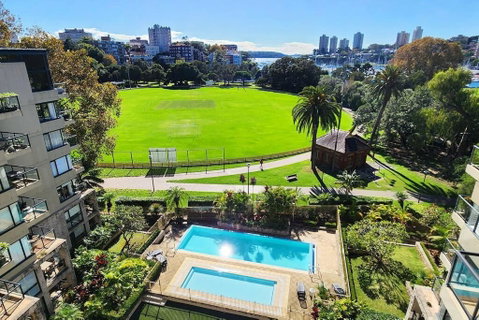 Penthouse With Private Terrace, Parking + 2 Pools - Tourism Adelaide 3