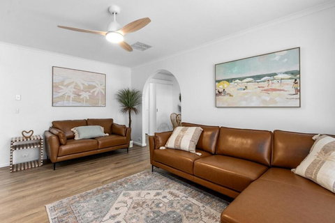 Percys Beach House Moonta Bay - Tourism Adelaide 1