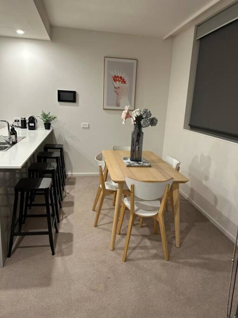 Plush Apartment On Mort - Tourism Adelaide 2