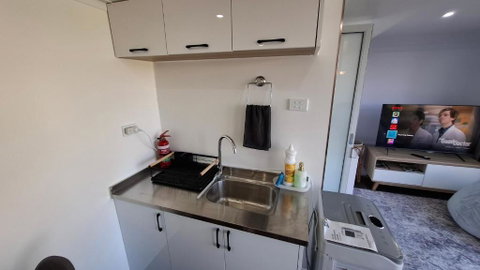 Pod Tiny Home - Tourism Adelaide 1