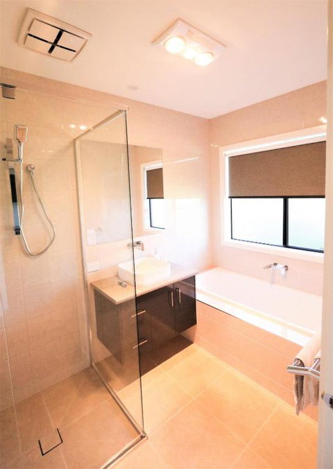 Popular Luxury Villa Kialla Shepparton - Tourism Adelaide 2