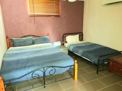 Quiet 2 Bedroom Farm House - Tourism Adelaide 2