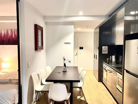Readyset Apartments At Manhattan - Tourism Adelaide 3