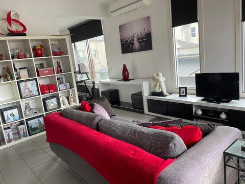 Radiance - Chic Fitzroy Street Apartment - Tourism Adelaide 0