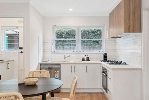 Prime Location 2 Bed Renovated In Royston Park - Tourism Adelaide 2