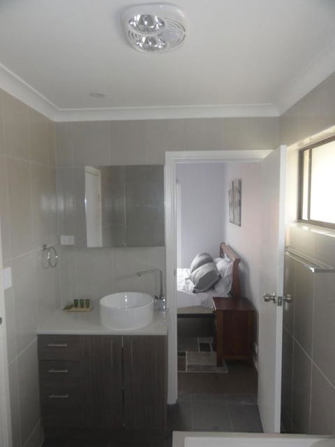 Prime Location & Spacious - Tourism Adelaide 2