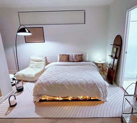 Private Room With Balcony - Tourism Adelaide 1