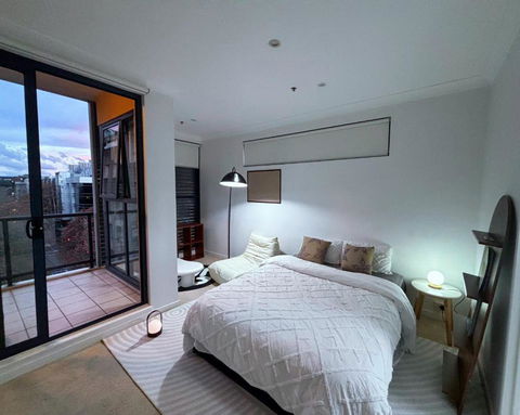 Private Room With Balcony - Tourism Adelaide 0