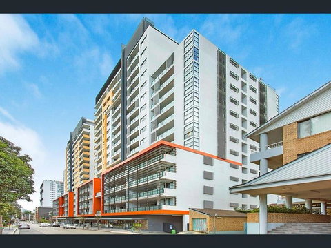 Private Room With Shared Washroom Only In 3bhk Apartment - Tourism Adelaide 0