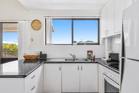 Quaint 2-Bed Beach Abode With Ocean Views - Tourism Adelaide 2