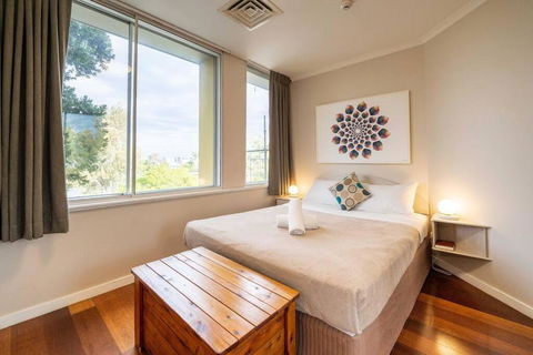 Quaint Auchenflower 1B1B Apt W Parking Close To UQ - Tourism Adelaide 0