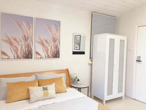 Quaint Double Or Queen Room - Mins To Stations&UNSW - Shared Bathroom - Tourism Adelaide 1