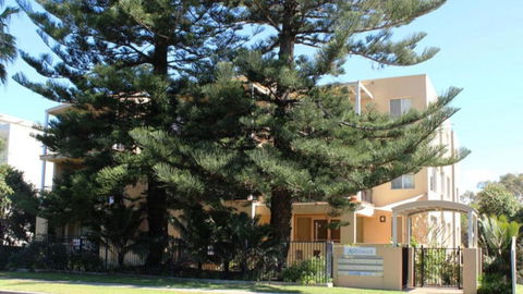 Quality Aquarius Apartment On The Beach! - Tourism Adelaide 0