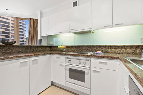 Quay West 2302 Self-Catering - Tourism Adelaide 1