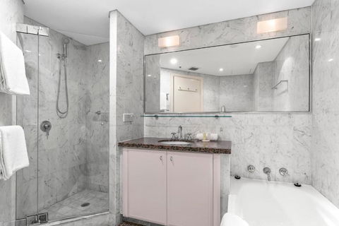 Quay West 2302 Self-Catering - Tourism Adelaide 2