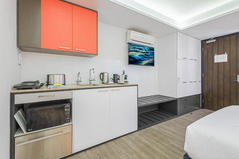 Quirky Studio With Sleek Decor In St Kilda - Tourism Adelaide 1