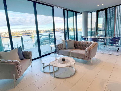 RARE Luxury Waterfront Living - Tourism Adelaide 0