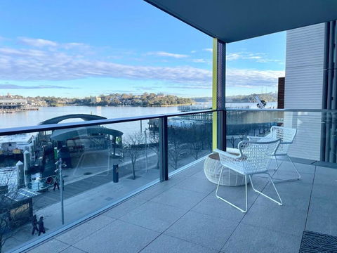 RARE Luxury Waterfront Living - Tourism Adelaide 1