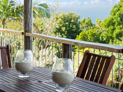 Rays Beach House By Discover Stradbroke - Tourism Adelaide 0