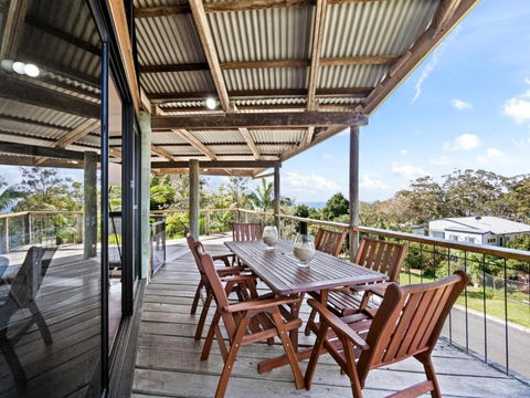 Rays Beach House By Discover Stradbroke - Tourism Adelaide 1