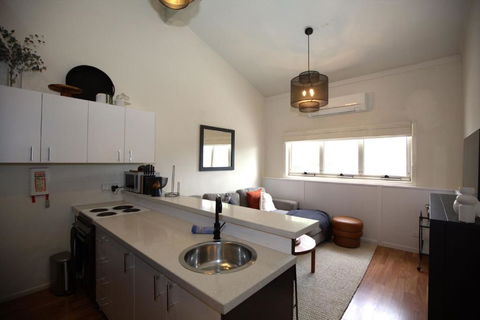 Razorback 13 1 Gippsland Street - Tourism Adelaide 2