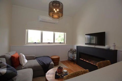 Razorback 13 1 Gippsland Street - Tourism Adelaide 3